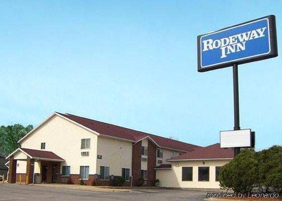 Rodeway Inn Cedar Rapids Exterior photo
